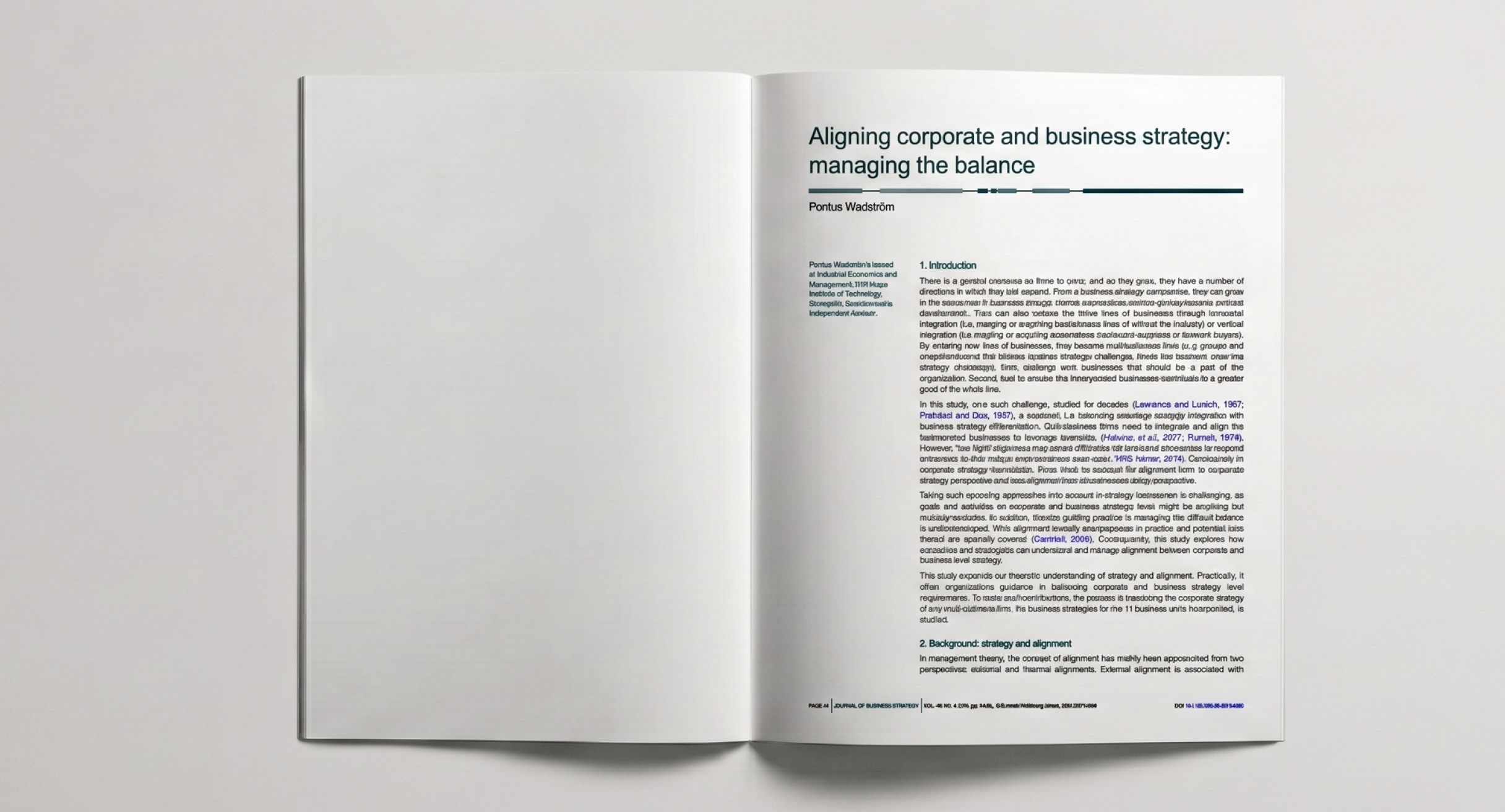 Uppslag i en tidskrift med artikeln ”Aligning corporate and business strategy: managing the balance”